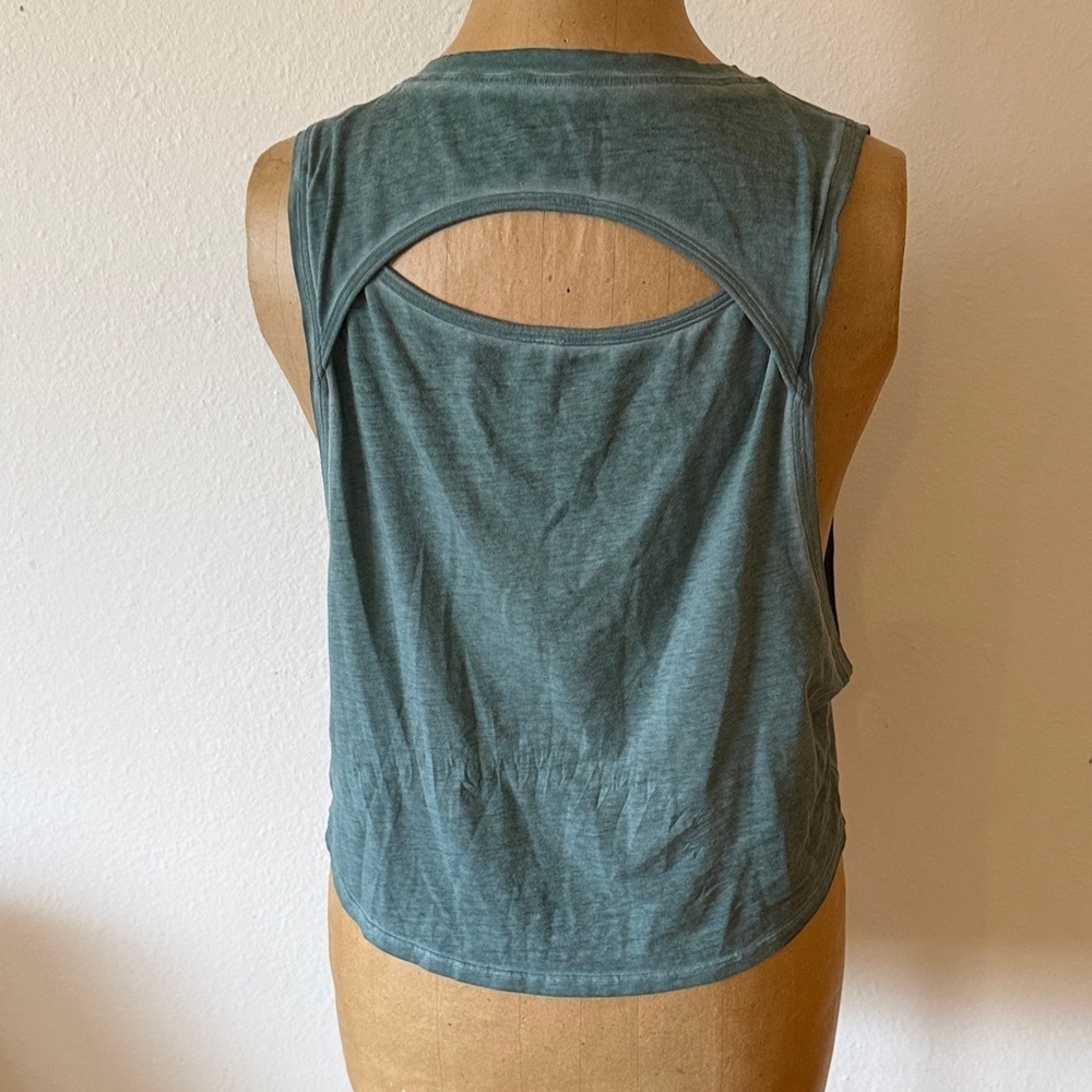 Women's Sleeveless Teal Top - Picture 6 of 10